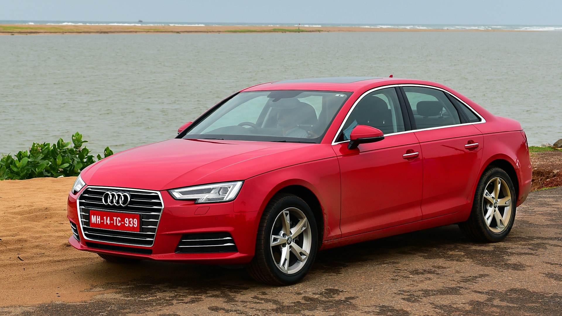 Audi A4 2016 30 TFSI Technology Exterior
